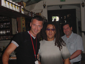 Sänger und Band fuer Firmenfeier, Hochzeit, Trauung Entertainer Klaus Niederhuber und Noel McCalla